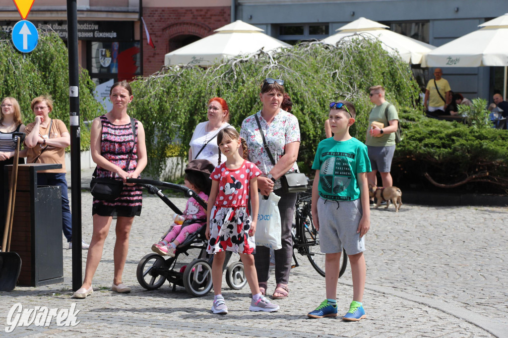 Tarnowskie Góry. Rajd i marsz z okazji Święta Flagi [FOTO]