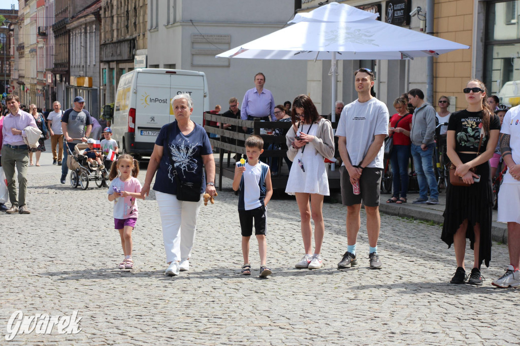 Tarnowskie Góry. Rajd i marsz z okazji Święta Flagi [FOTO]