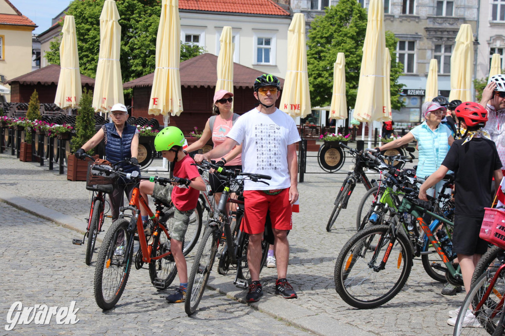 Tarnowskie Góry. Rajd i marsz z okazji Święta Flagi [FOTO]