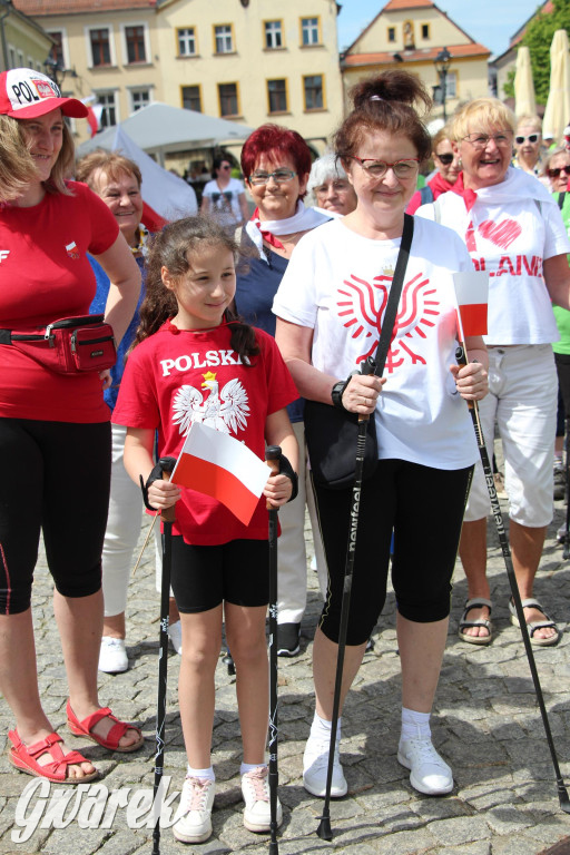 Tarnowskie Góry. Rajd i marsz z okazji Święta Flagi [FOTO]