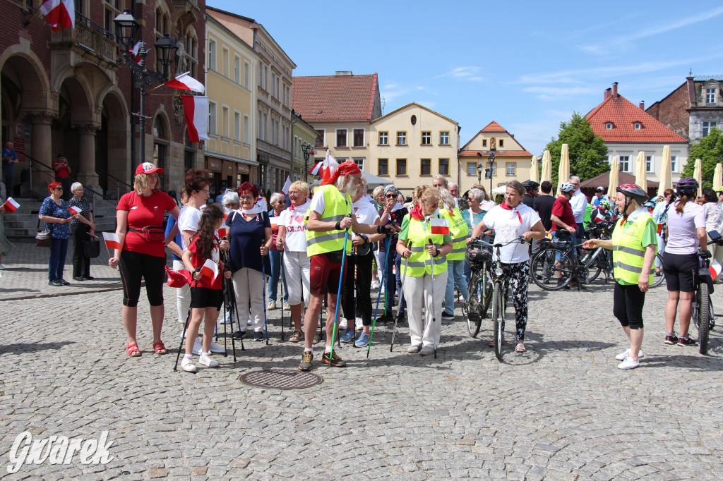 Tarnowskie Góry. Rajd i marsz z okazji Święta Flagi [FOTO]
