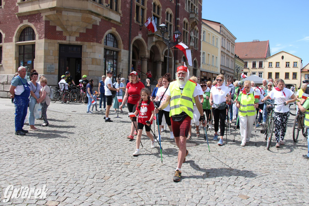Tarnowskie Góry. Rajd i marsz z okazji Święta Flagi [FOTO]