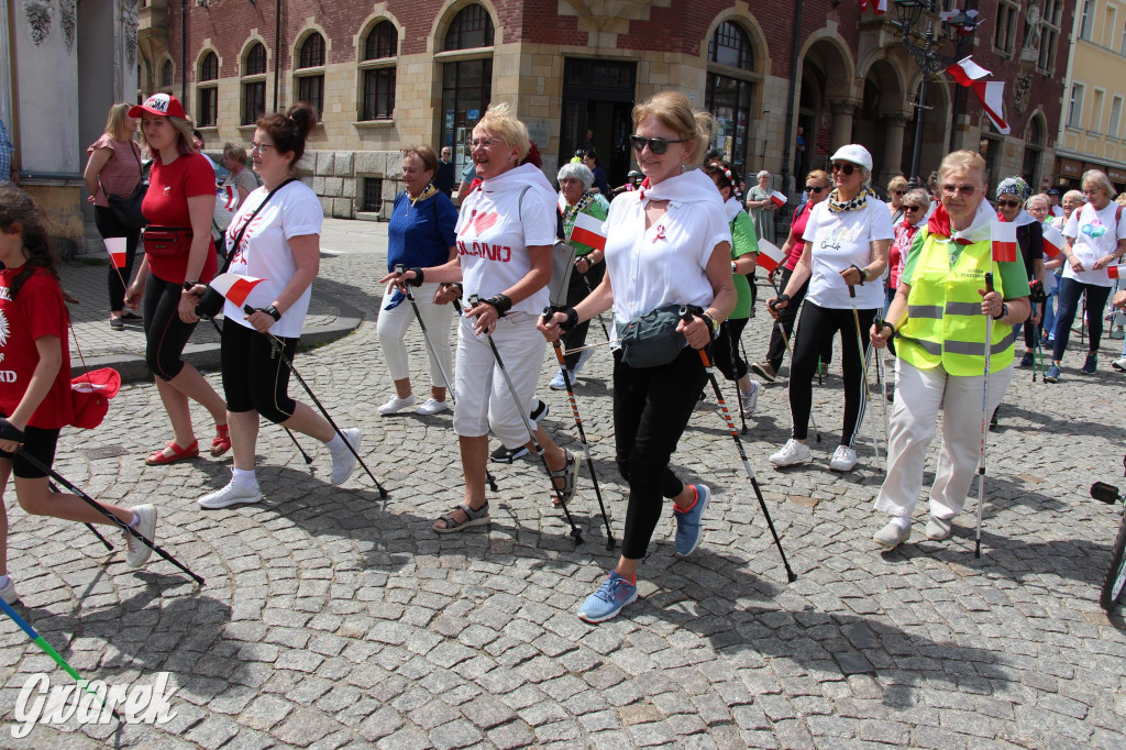 Tarnowskie Góry. Rajd i marsz z okazji Święta Flagi [FOTO]