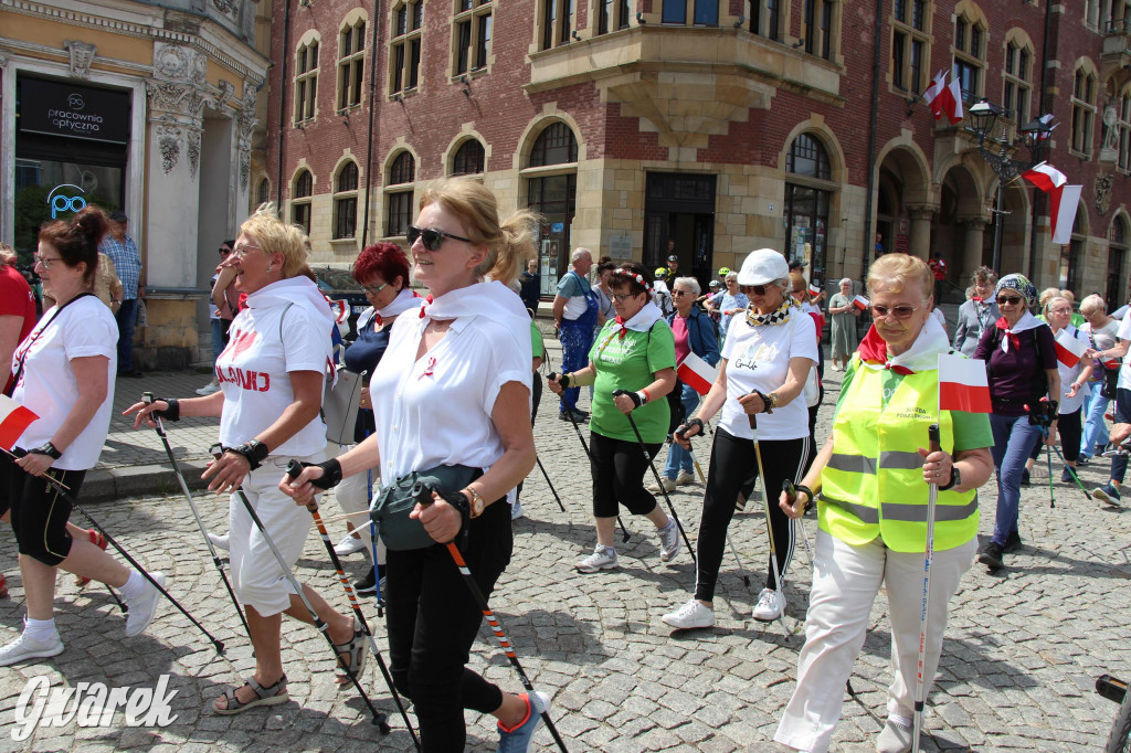 Tarnowskie Góry. Rajd i marsz z okazji Święta Flagi [FOTO]