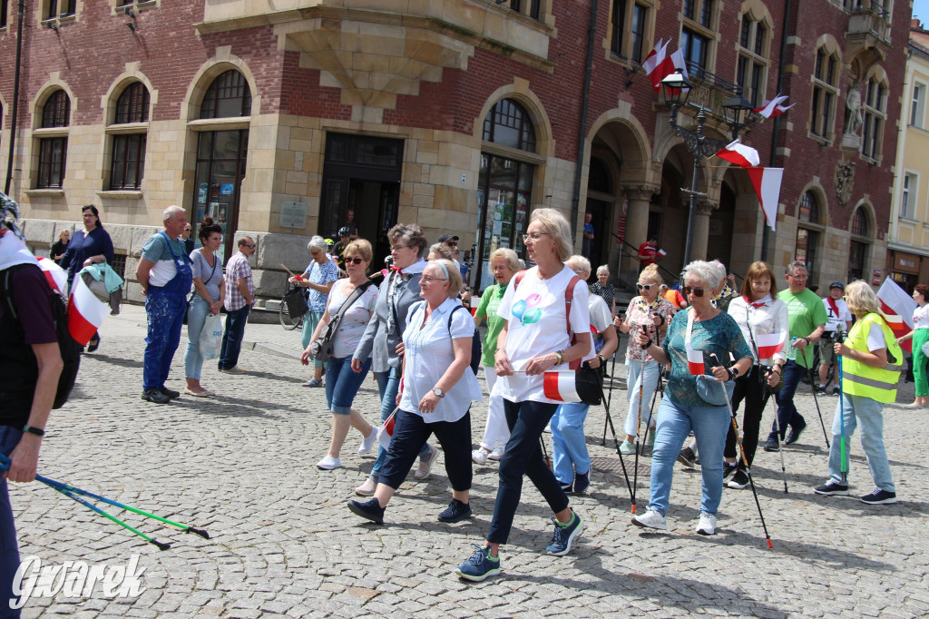 Tarnowskie Góry. Rajd i marsz z okazji Święta Flagi [FOTO]