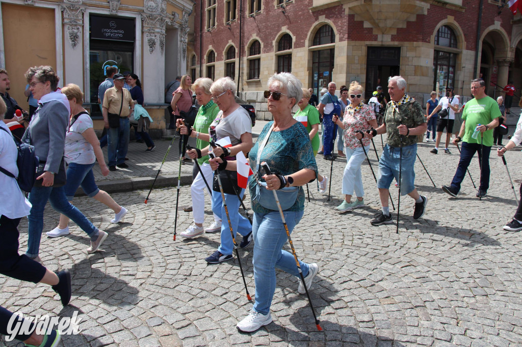 Tarnowskie Góry. Rajd i marsz z okazji Święta Flagi [FOTO]