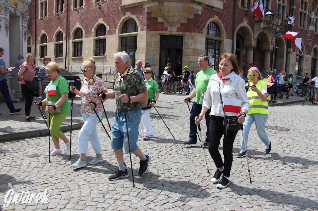 Tarnowskie Góry. Rajd i marsz z okazji Święta Flagi [FOTO]