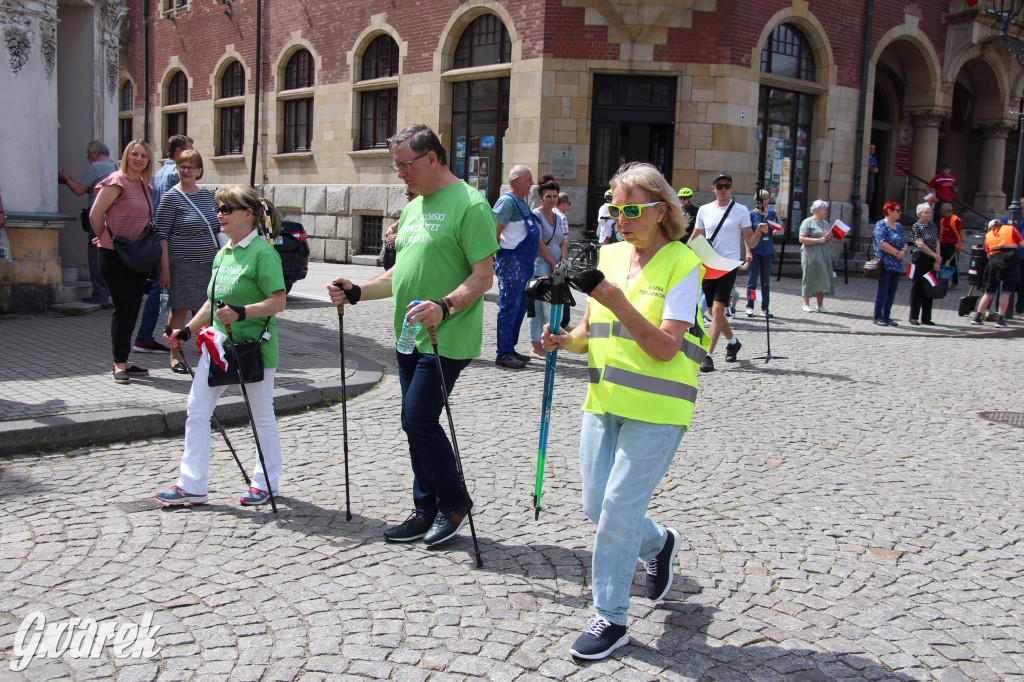 Tarnowskie Góry. Rajd i marsz z okazji Święta Flagi [FOTO]