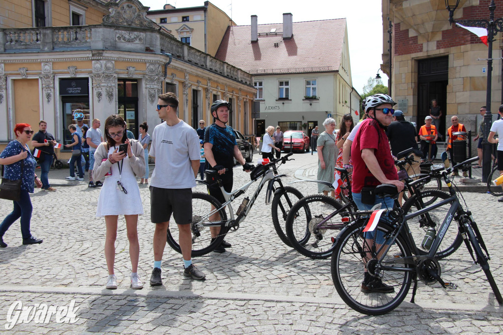 Tarnowskie Góry. Rajd i marsz z okazji Święta Flagi [FOTO]