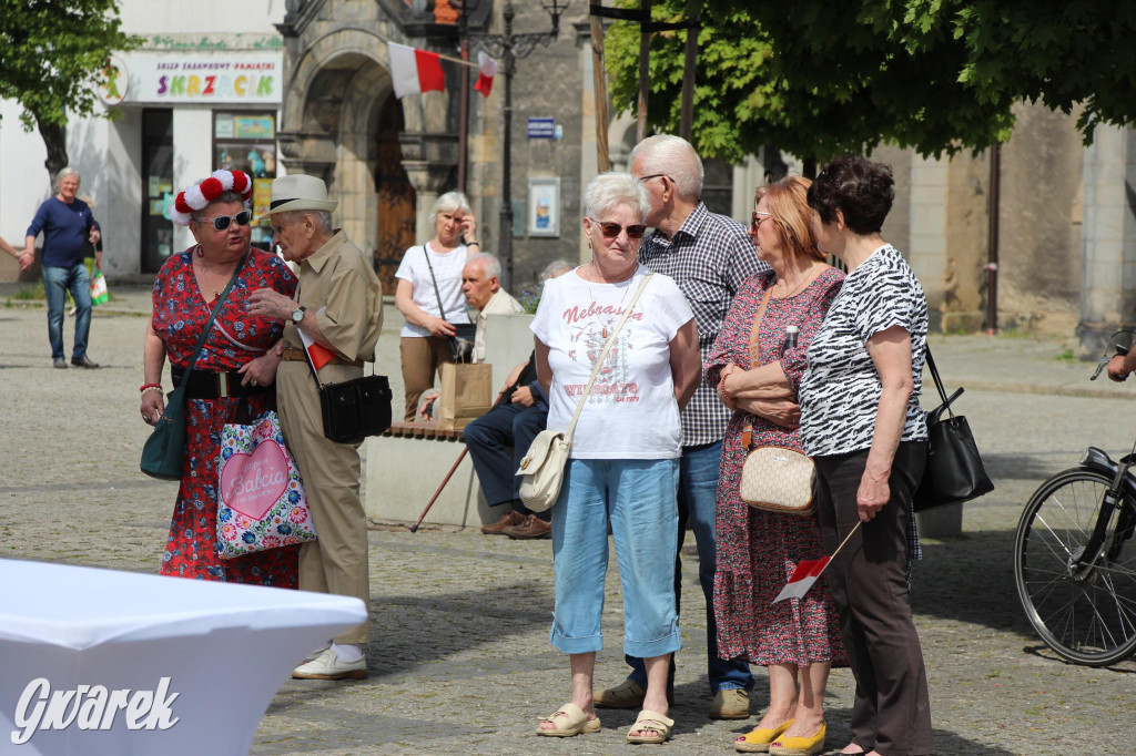 Tarnowskie Góry. Rajd i marsz z okazji Święta Flagi [FOTO]