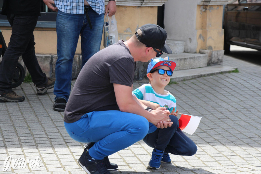 Tarnowskie Góry. Rajd i marsz z okazji Święta Flagi [FOTO]