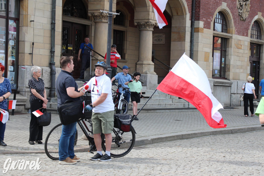 Tarnowskie Góry. Rajd i marsz z okazji Święta Flagi [FOTO]