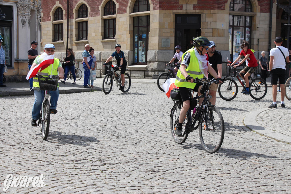 Tarnowskie Góry. Rajd i marsz z okazji Święta Flagi [FOTO]
