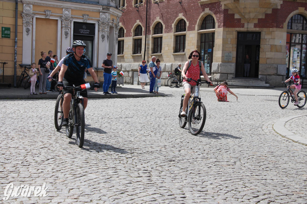 Tarnowskie Góry. Rajd i marsz z okazji Święta Flagi [FOTO]