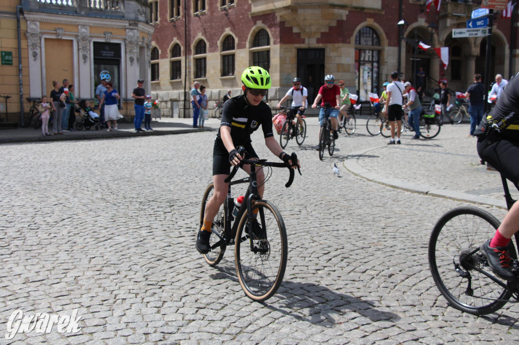 Tarnowskie Góry. Rajd i marsz z okazji Święta Flagi [FOTO]