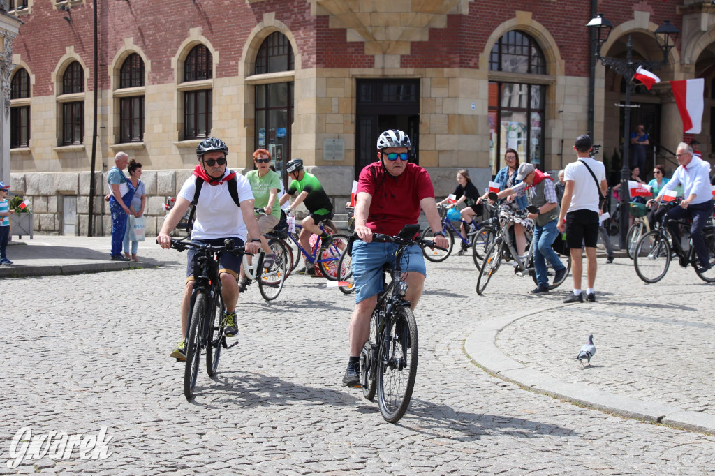 Tarnowskie Góry. Rajd i marsz z okazji Święta Flagi [FOTO]