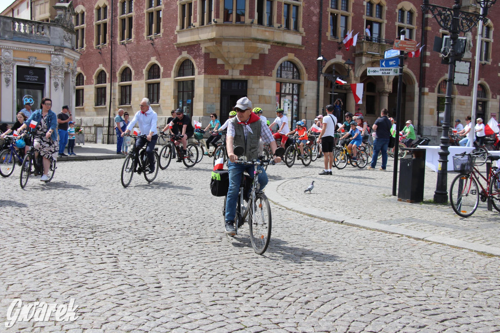 Tarnowskie Góry. Rajd i marsz z okazji Święta Flagi [FOTO]