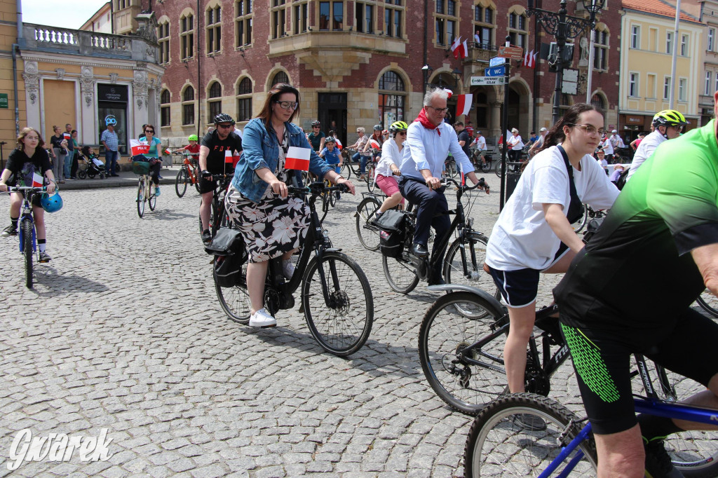 Tarnowskie Góry. Rajd i marsz z okazji Święta Flagi [FOTO]