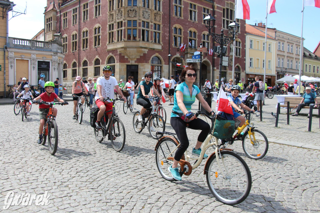 Tarnowskie Góry. Rajd i marsz z okazji Święta Flagi [FOTO]