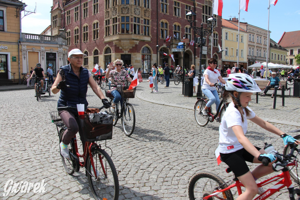 Tarnowskie Góry. Rajd i marsz z okazji Święta Flagi [FOTO]