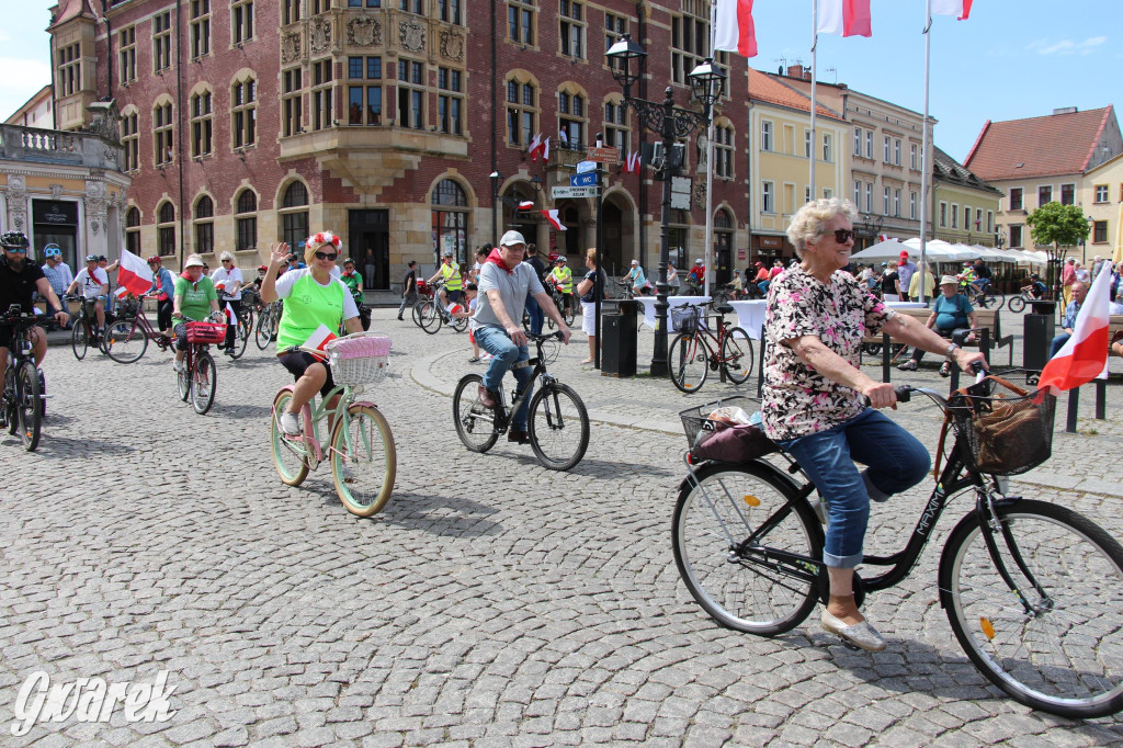 Tarnowskie Góry. Rajd i marsz z okazji Święta Flagi [FOTO]