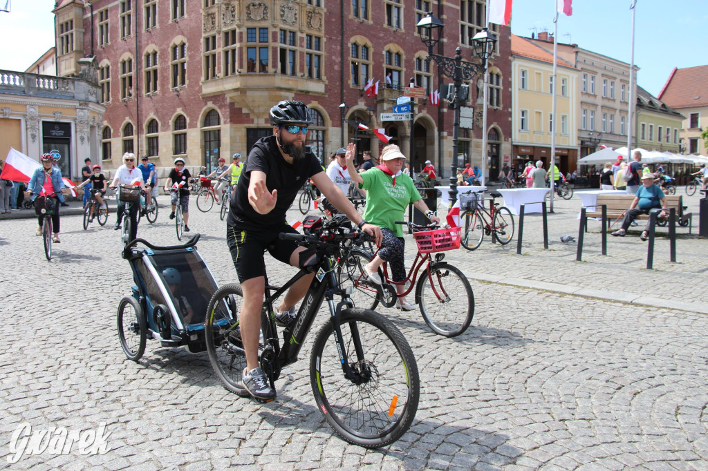 Tarnowskie Góry. Rajd i marsz z okazji Święta Flagi [FOTO]