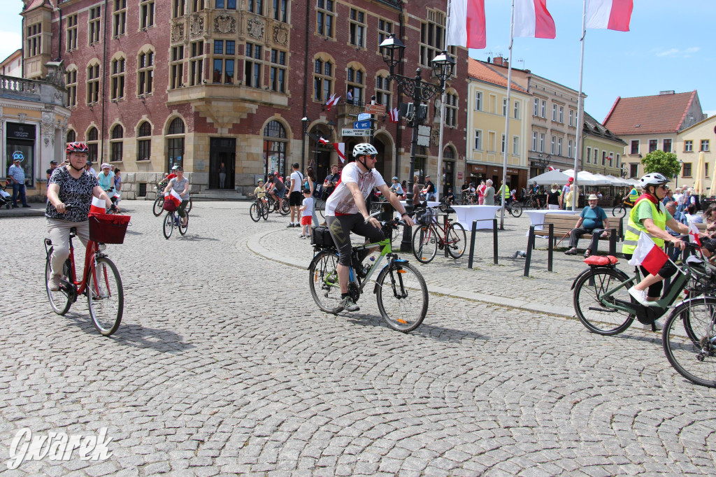 Tarnowskie Góry. Rajd i marsz z okazji Święta Flagi [FOTO]