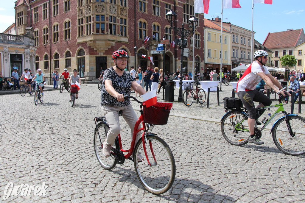 Tarnowskie Góry. Rajd i marsz z okazji Święta Flagi [FOTO]