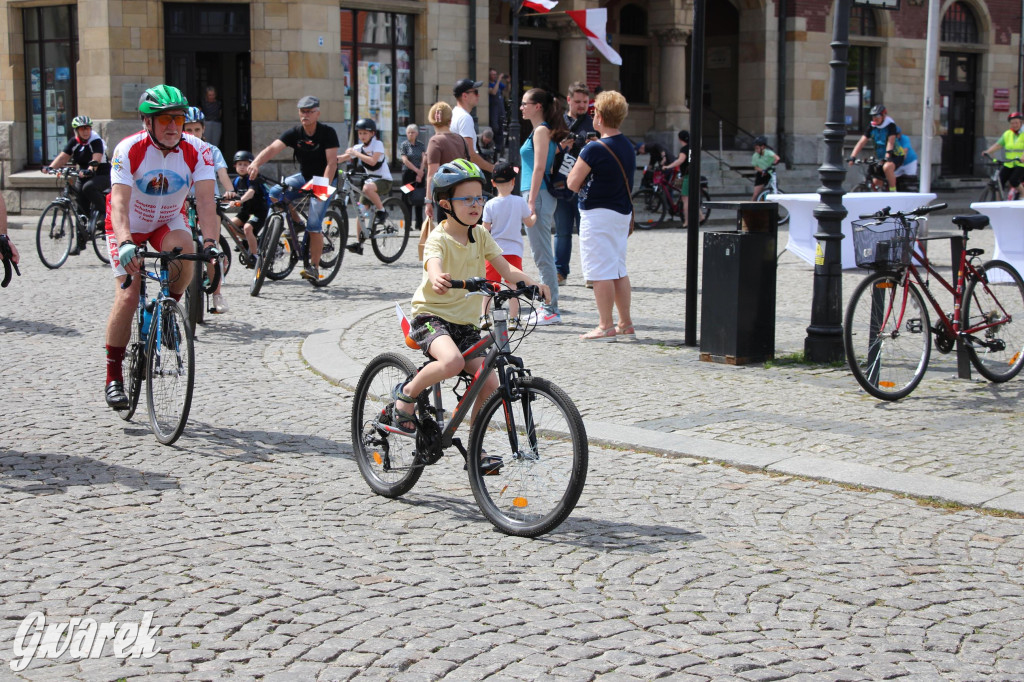 Tarnowskie Góry. Rajd i marsz z okazji Święta Flagi [FOTO]