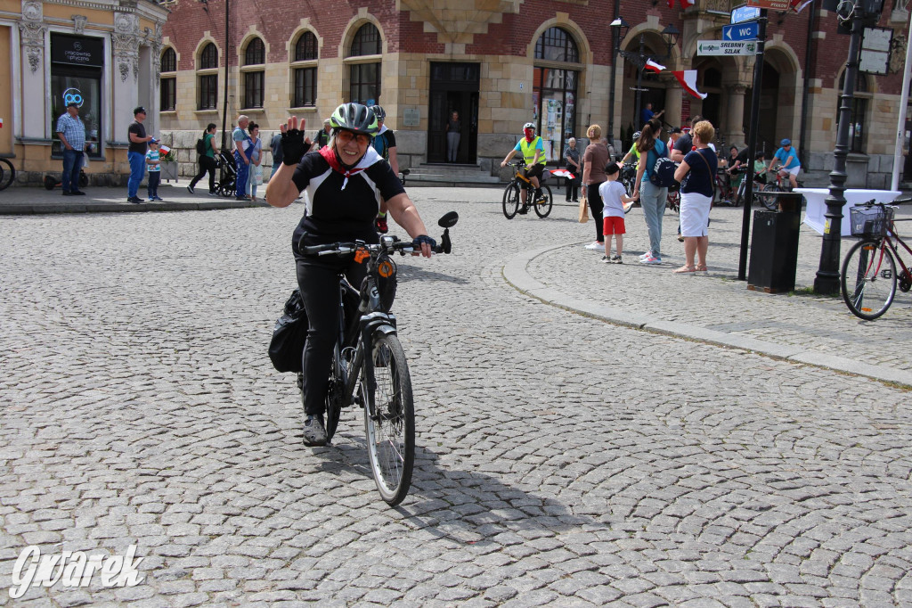Tarnowskie Góry. Rajd i marsz z okazji Święta Flagi [FOTO]