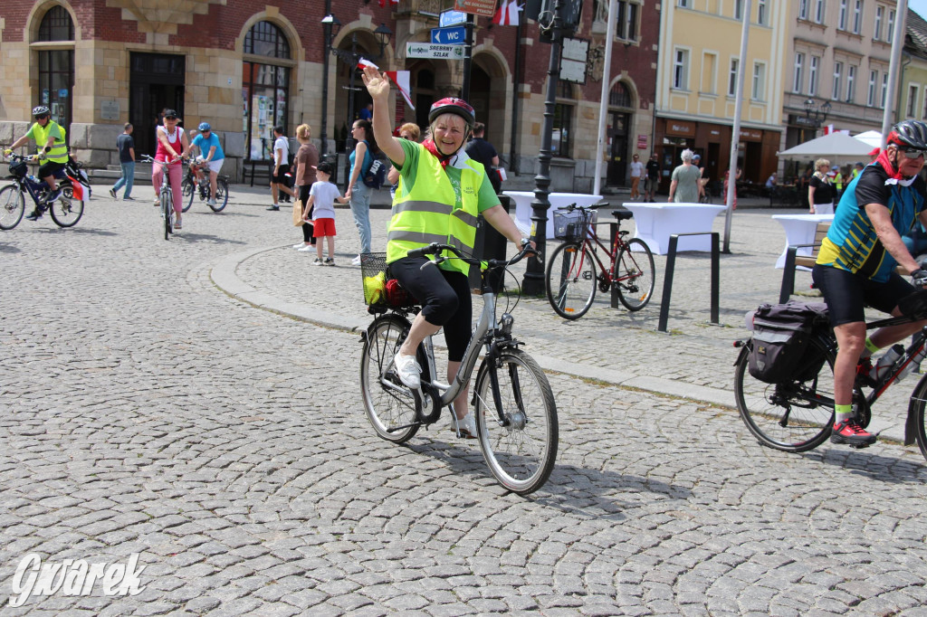 Tarnowskie Góry. Rajd i marsz z okazji Święta Flagi [FOTO]