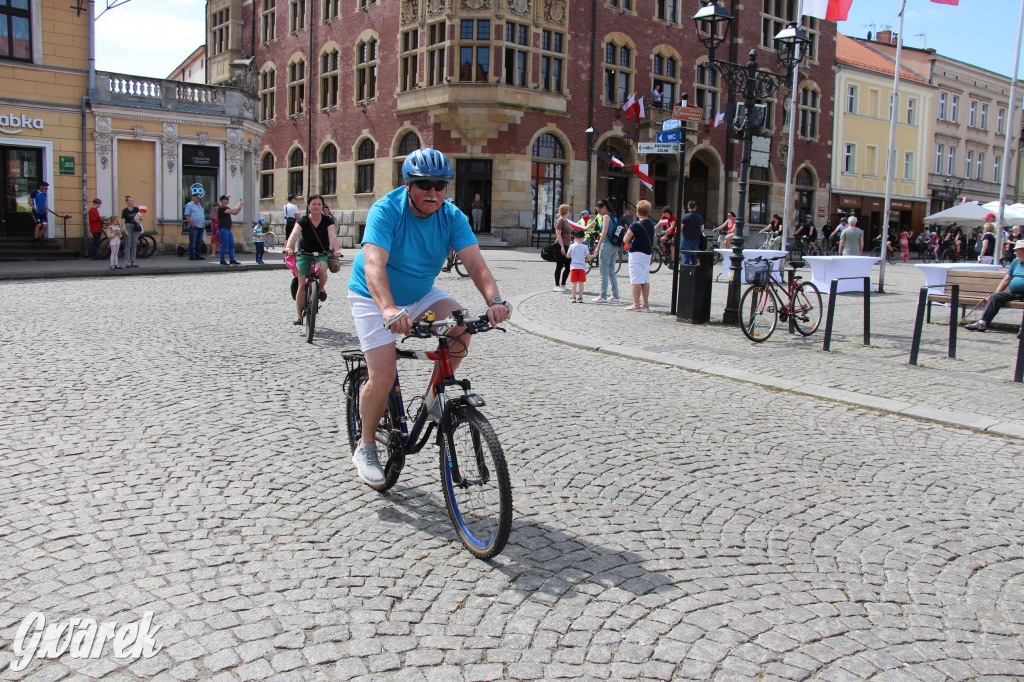 Tarnowskie Góry. Rajd i marsz z okazji Święta Flagi [FOTO]