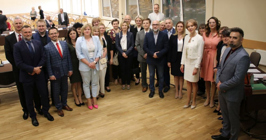 Nowi radni złożyli ślubowanie [GALERIA]