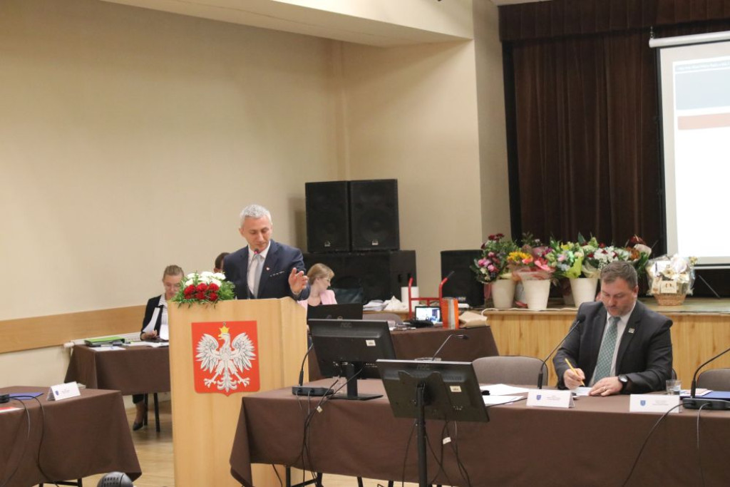 Nowi radni złożyli ślubowanie [GALERIA]