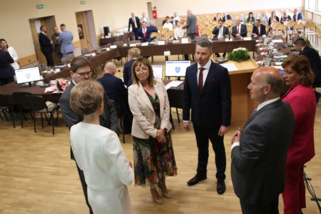 Nowi radni złożyli ślubowanie [GALERIA]