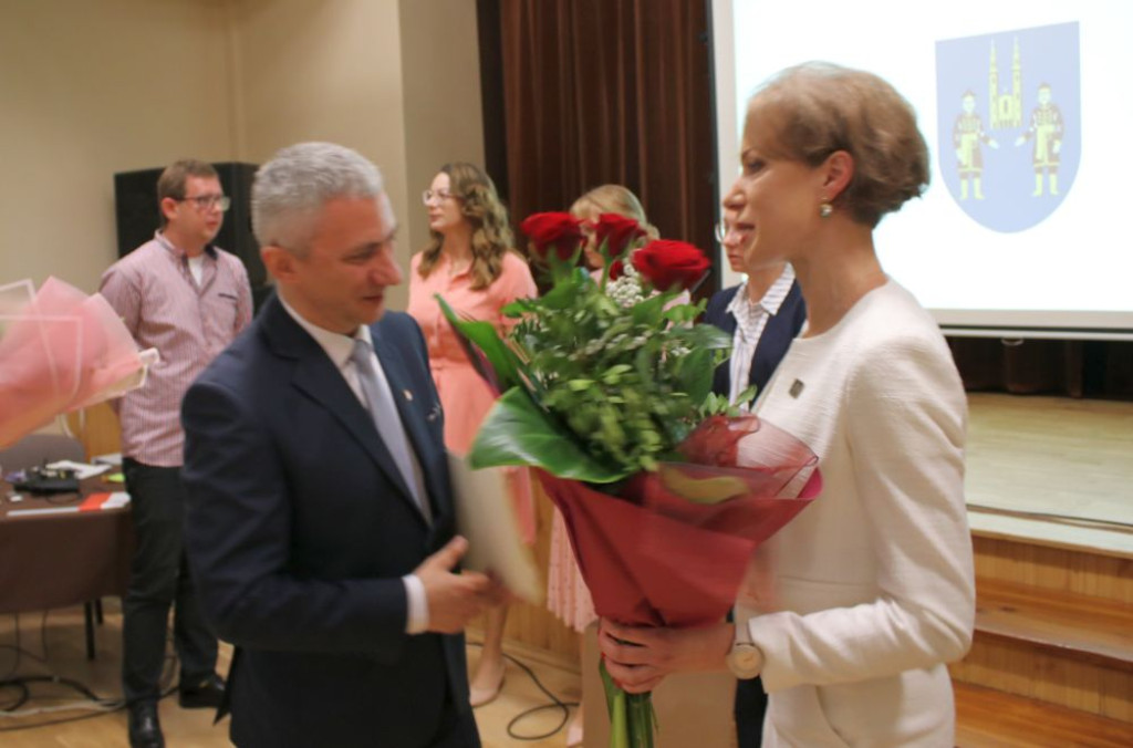 Nowi radni złożyli ślubowanie [GALERIA]