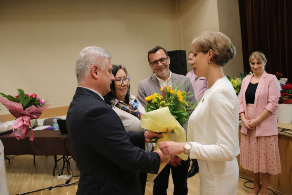 Nowi radni złożyli ślubowanie [GALERIA]