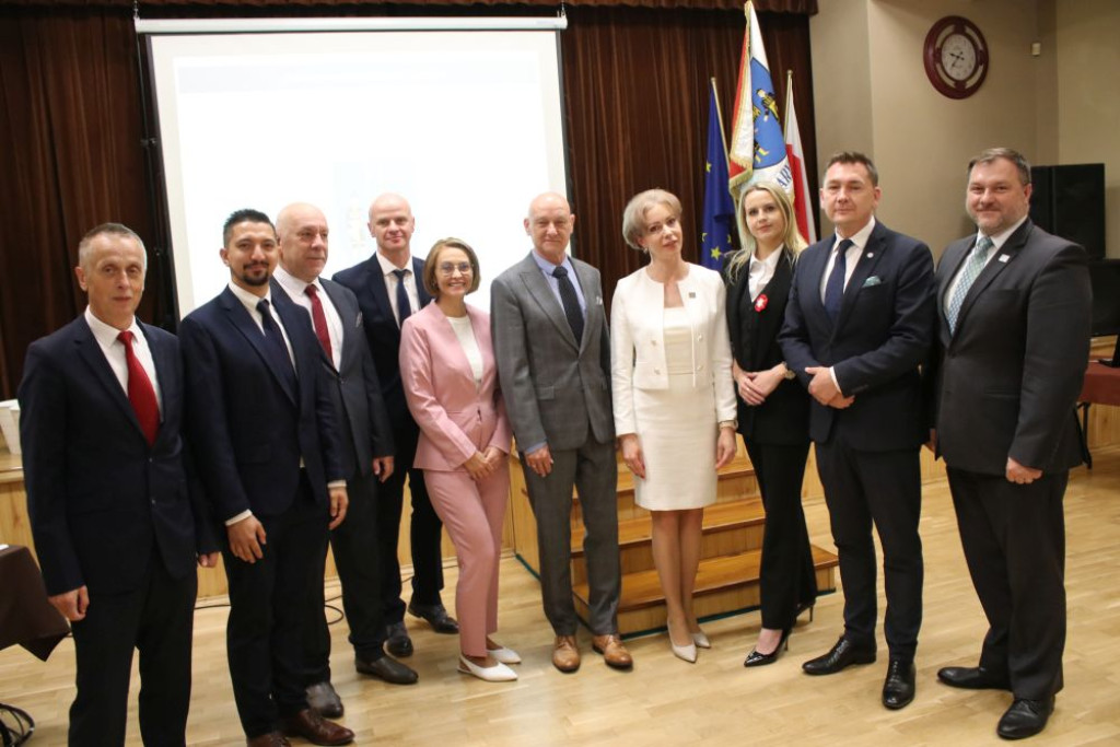 Nowi radni złożyli ślubowanie [GALERIA]