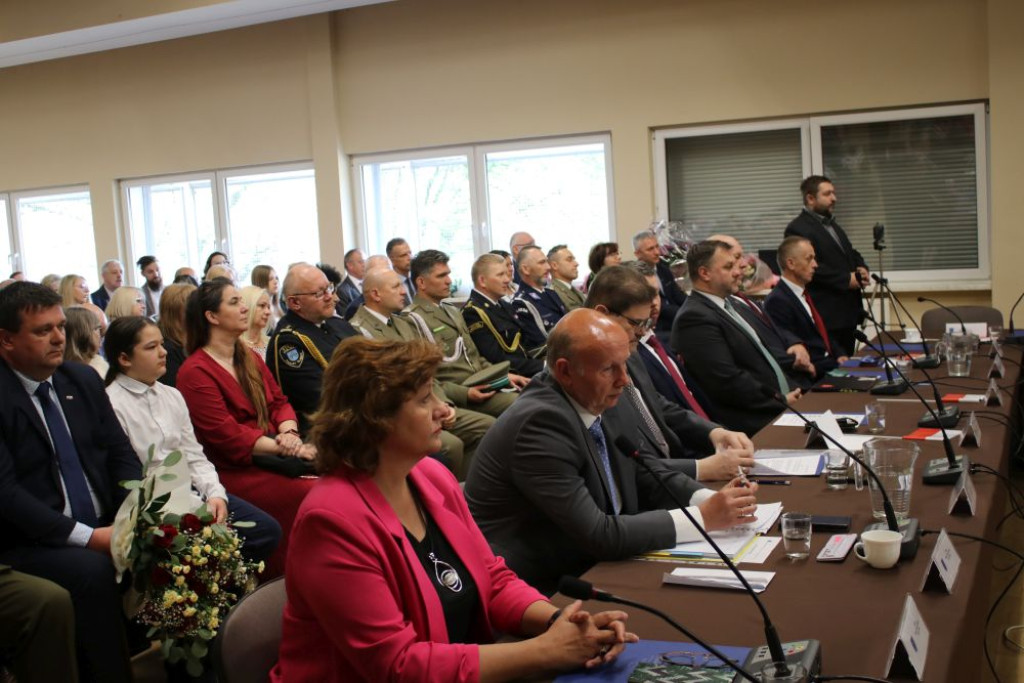 Nowi radni złożyli ślubowanie [GALERIA]