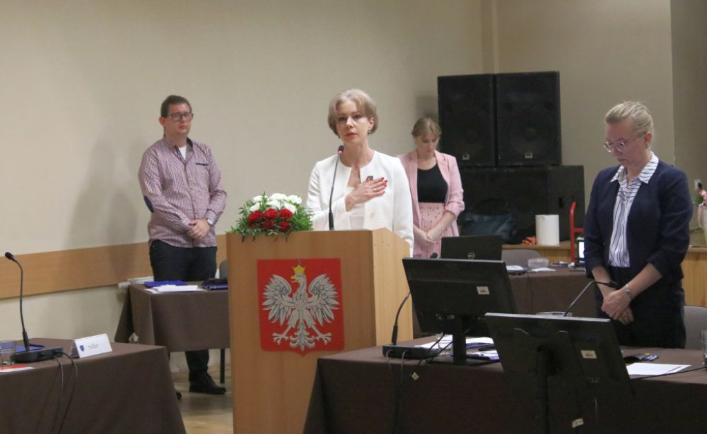 Nowi radni złożyli ślubowanie [GALERIA]