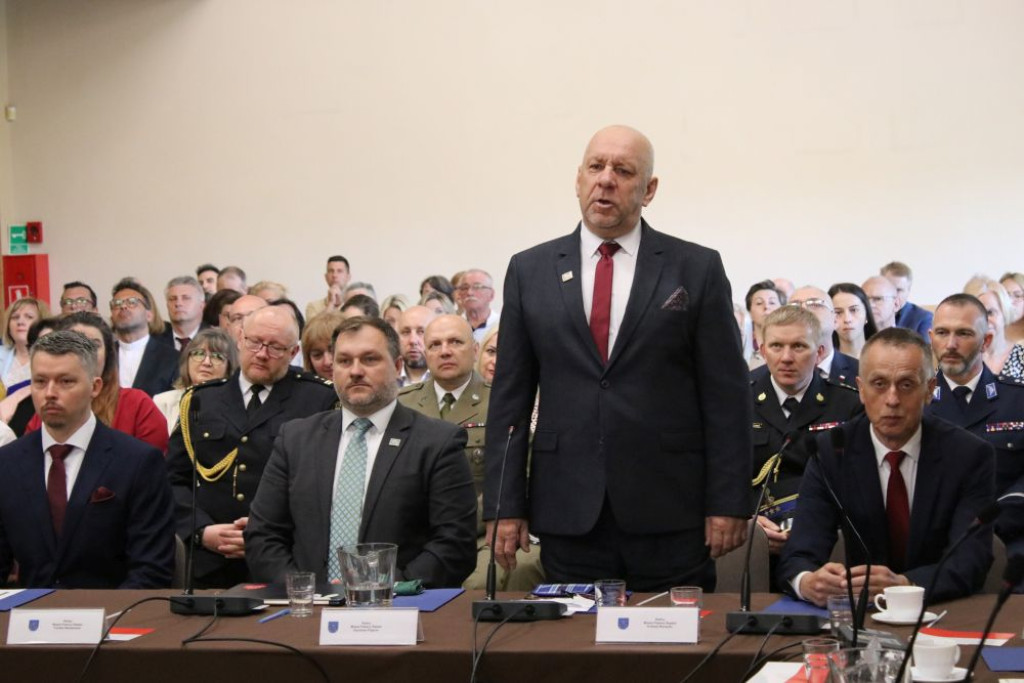 Nowi radni złożyli ślubowanie [GALERIA]