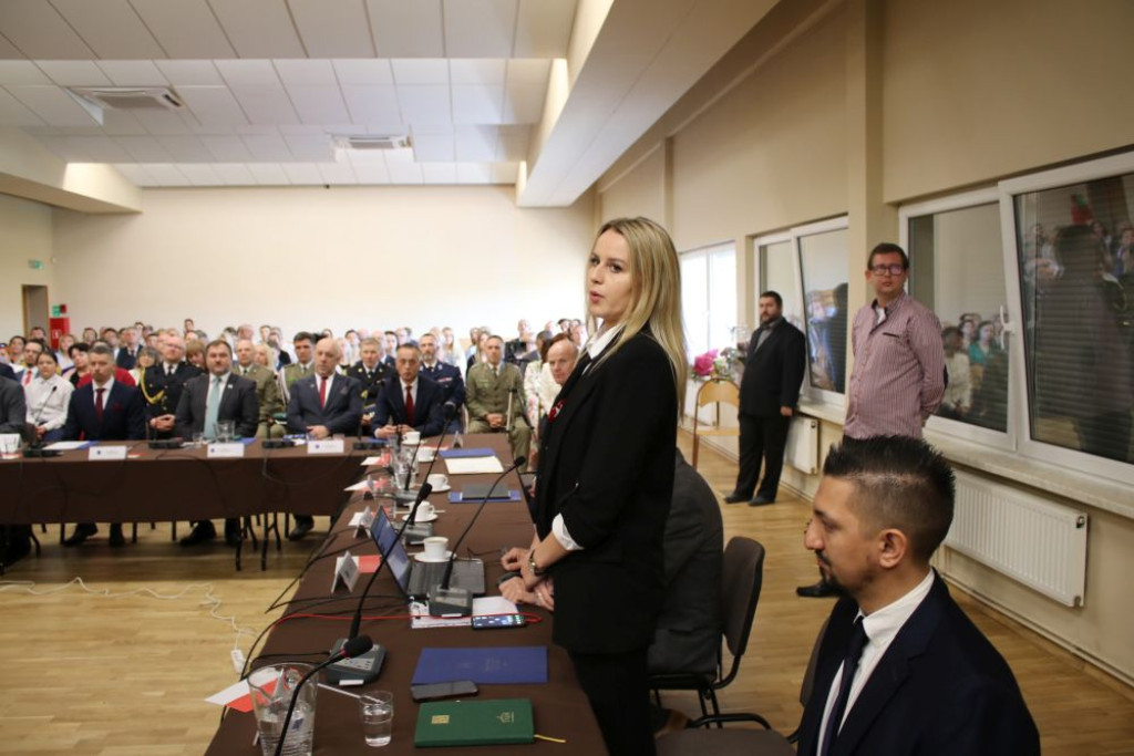 Nowi radni złożyli ślubowanie [GALERIA]