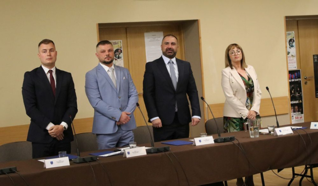 Nowi radni złożyli ślubowanie [GALERIA]
