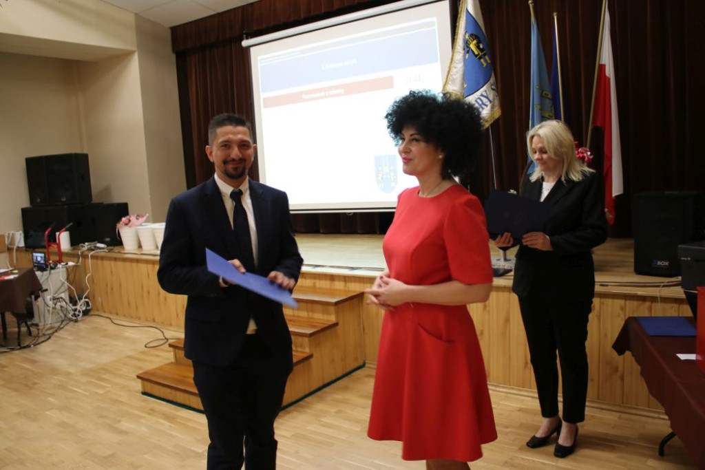 Nowi radni złożyli ślubowanie [GALERIA]