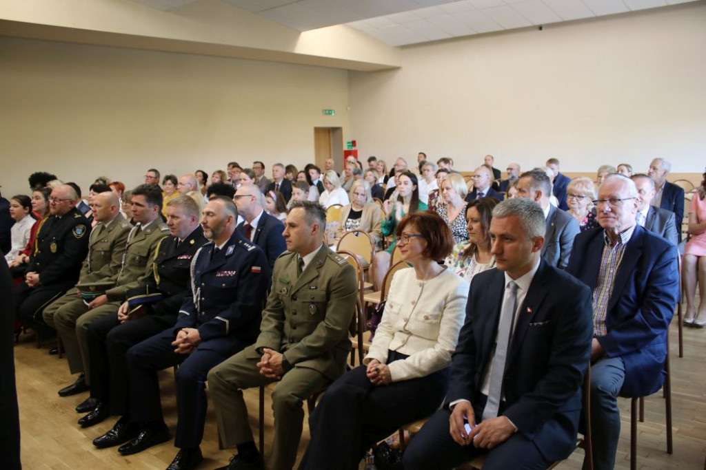 Nowi radni złożyli ślubowanie [GALERIA]