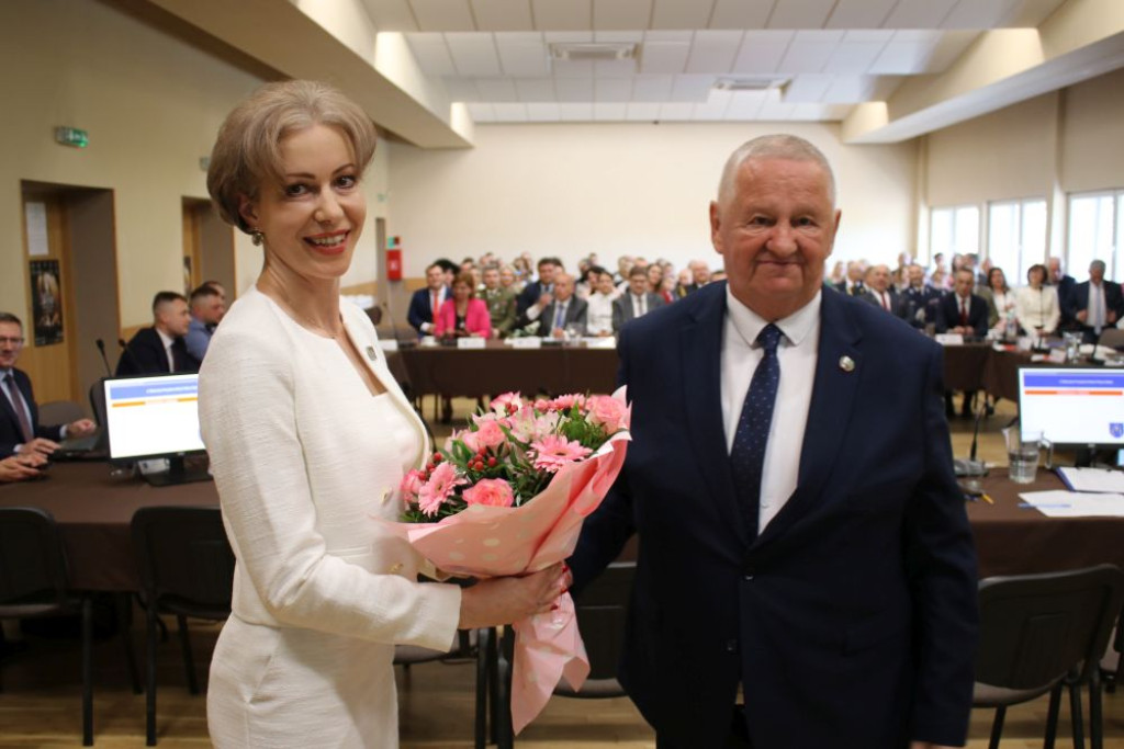 Nowi radni złożyli ślubowanie [GALERIA]