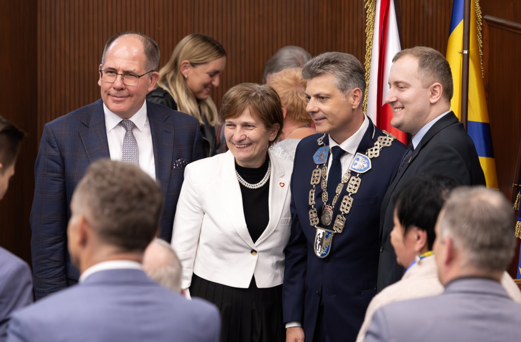 Start nowej kadencji. Prezydent i radni zaprzysiężeni