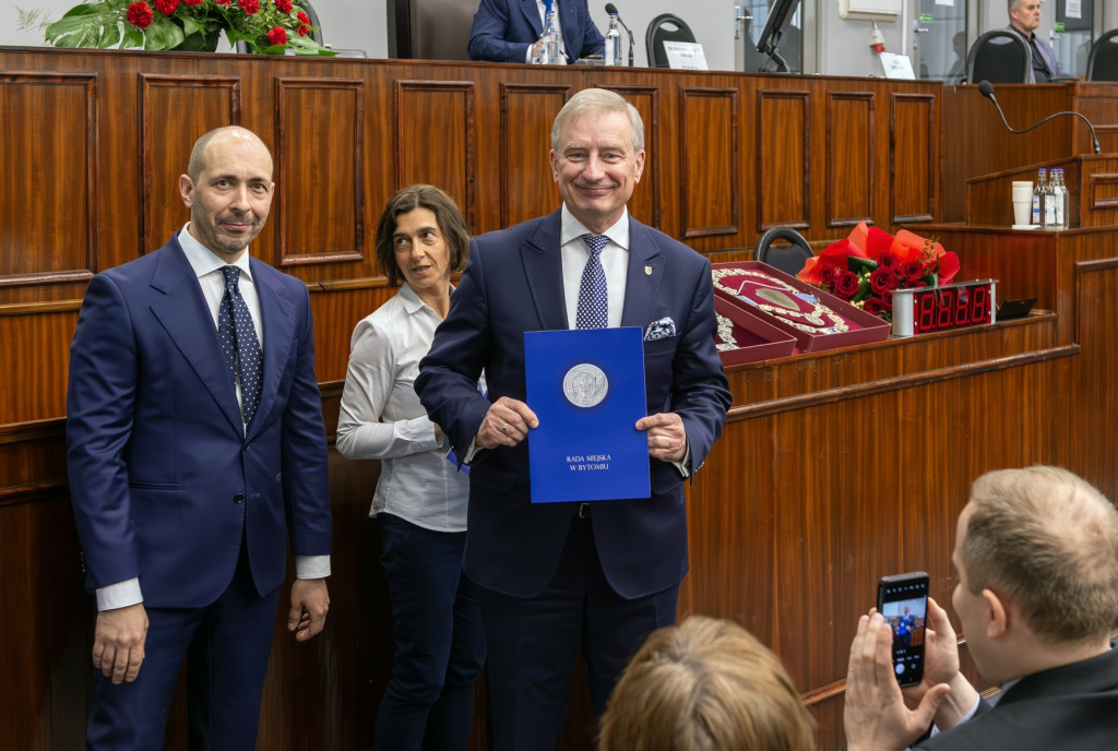 Start nowej kadencji. Prezydent i radni zaprzysiężeni