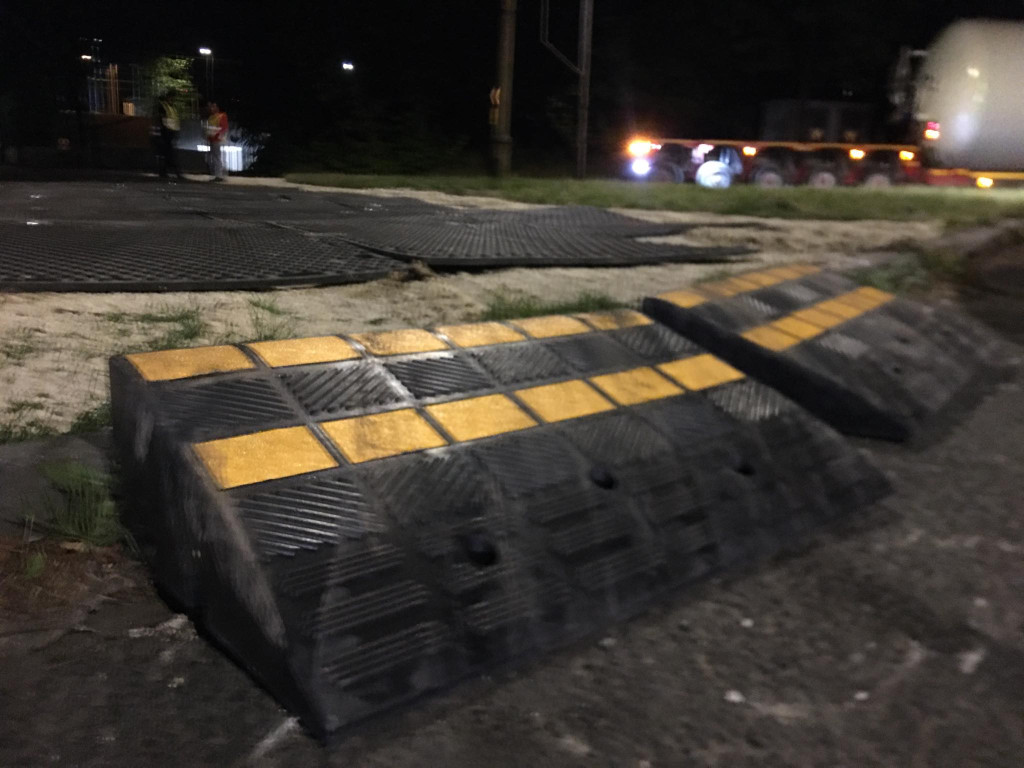 Transport gigantycznych zbiorników z Chemetu