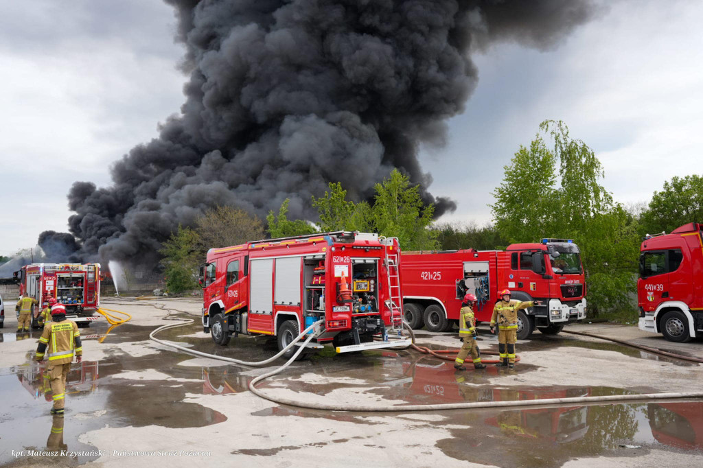 Ogromny pożar składowiska odpadów